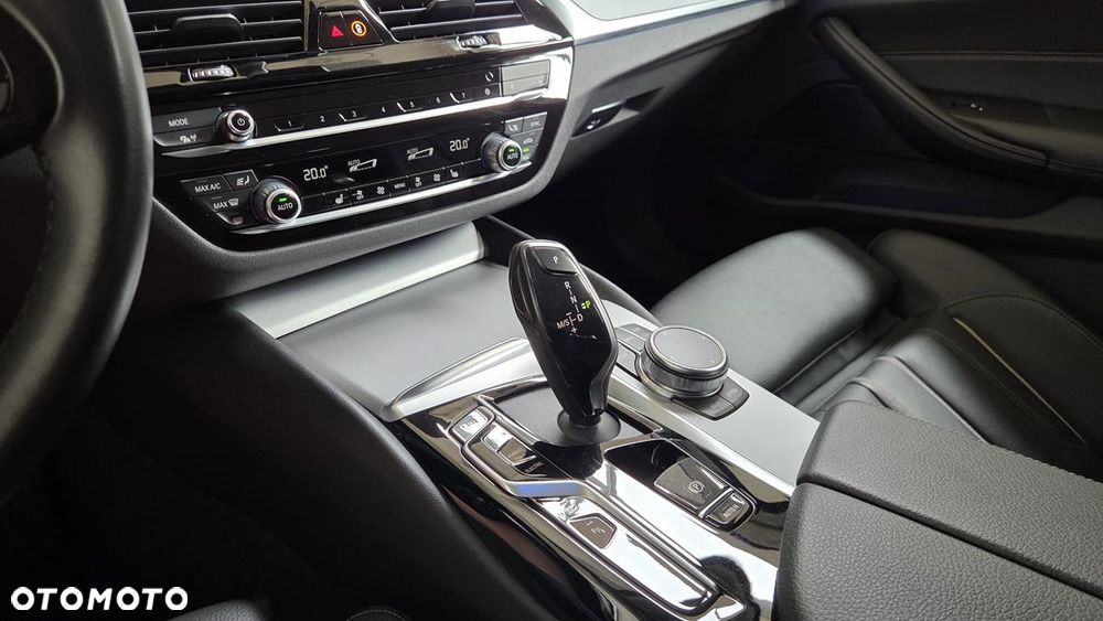 BMW Seria 5 530e xDrive M Sport sport - 27