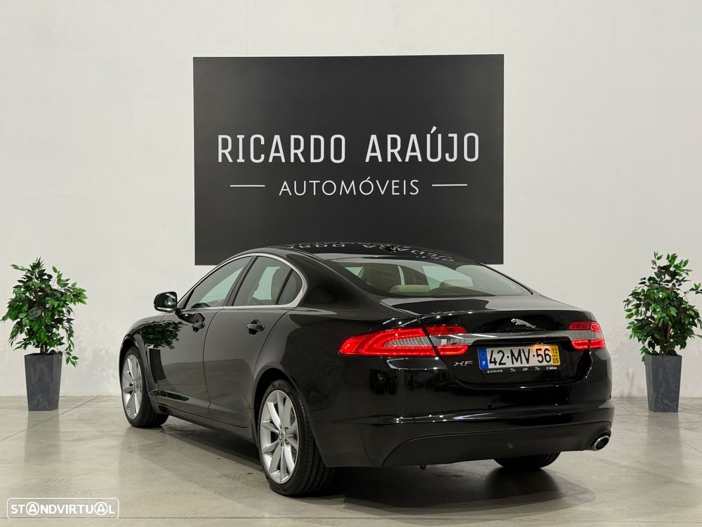 Jaguar XF 2.2 D Premium Luxury - 3