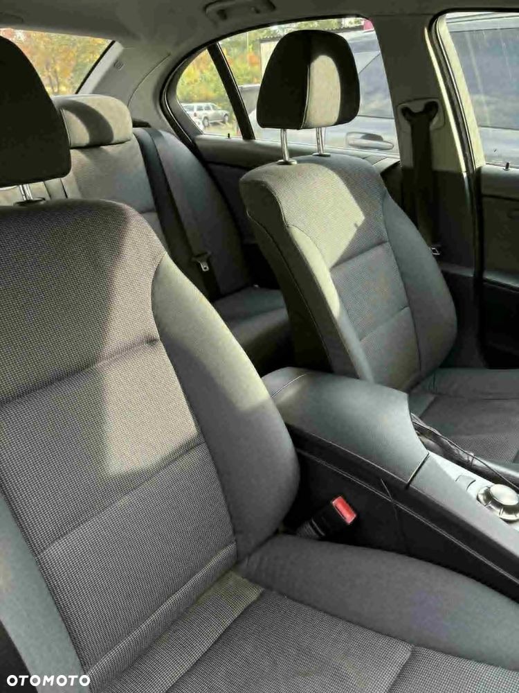 BMW Seria 5 525d - 11