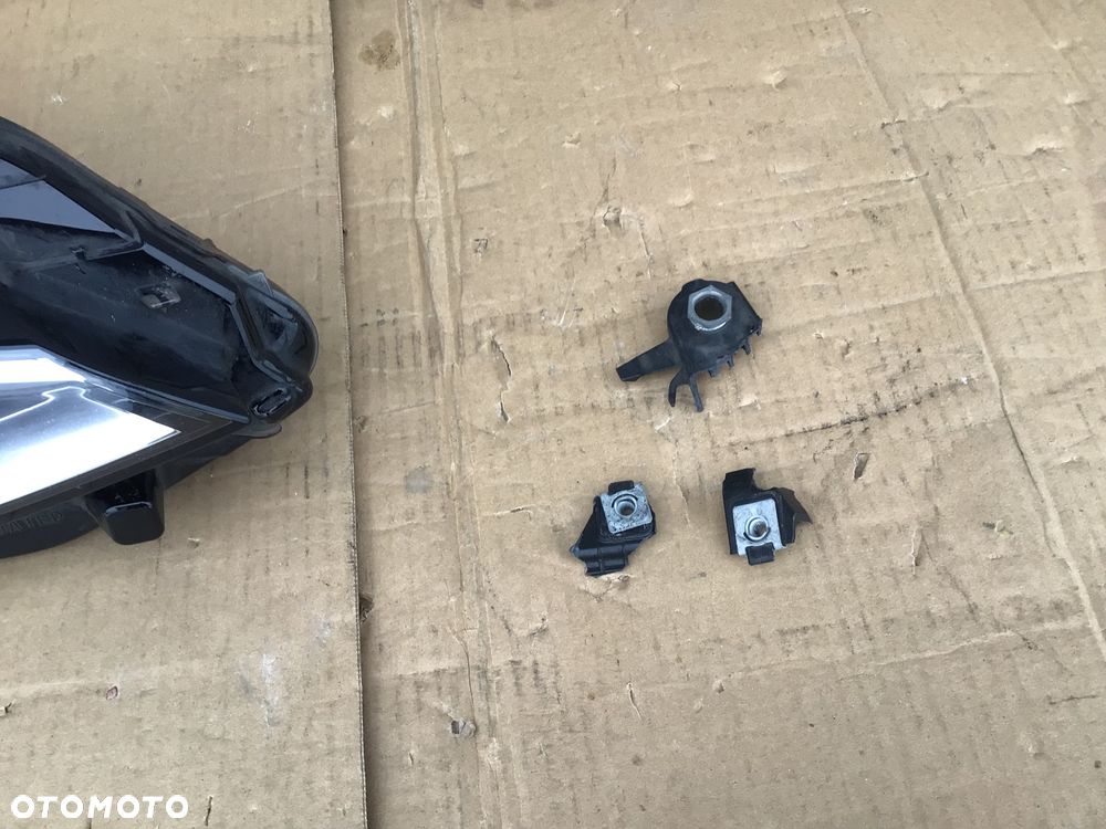 Lampa przednia prawa VW Golf lllV 8 Lift 5H1 - 7