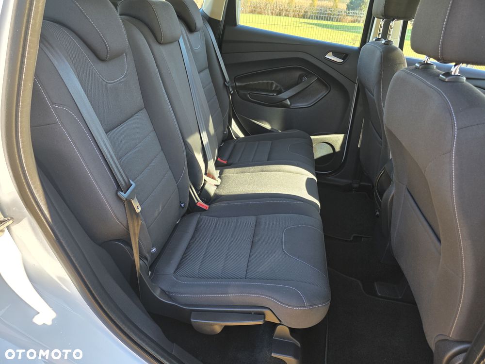 Ford Kuga - 11