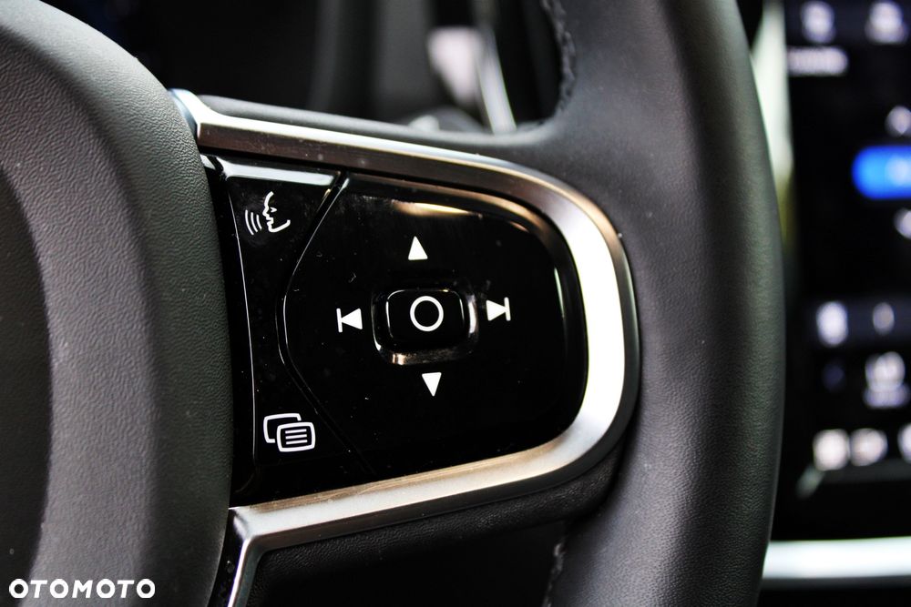 Volvo V60 B4 D Plus Dark - 19
