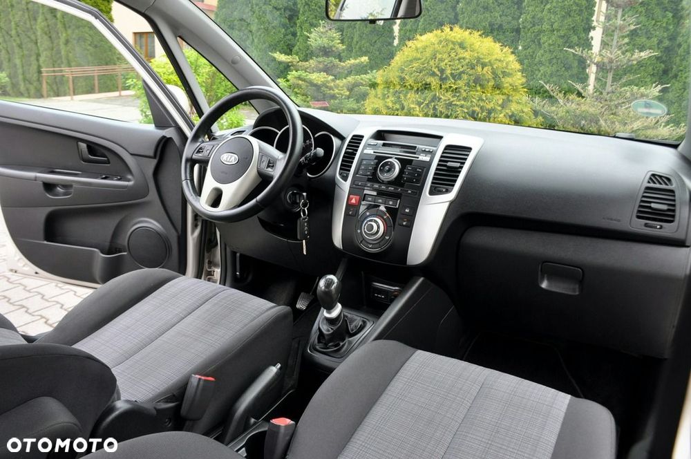 Kia Venga - 24