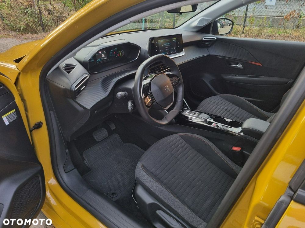 Peugeot 208 - 15
