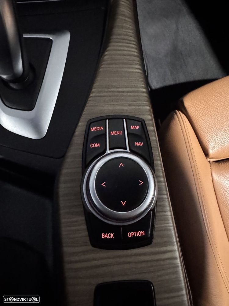 BMW 218 i Cabrio Line Luxury Auto - 36