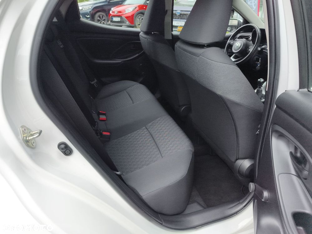 Toyota Yaris - 12