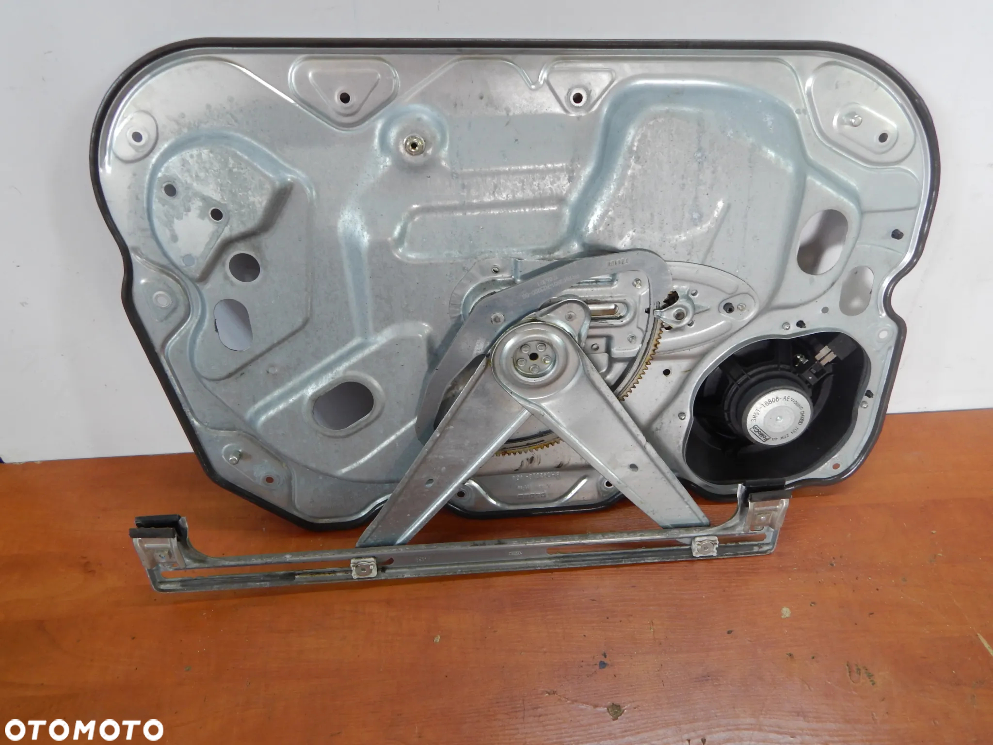 podnośnik mechanizm szyby przód Ford KUGA Mk1 08-13 Łuków części - 2
