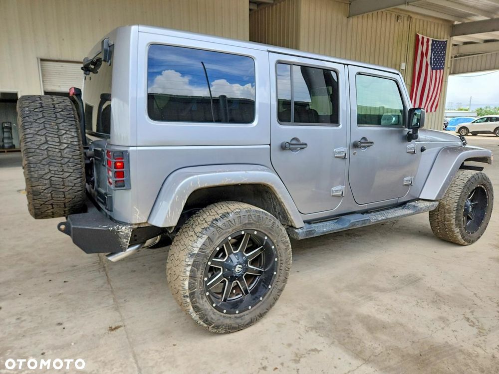 Jeep Wrangler 3.6 Unlim Sahara - 3