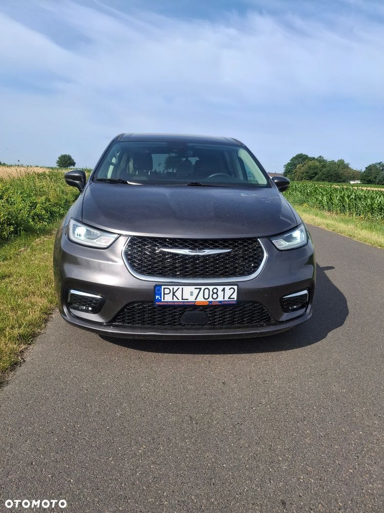 Chrysler Pacifica - 2