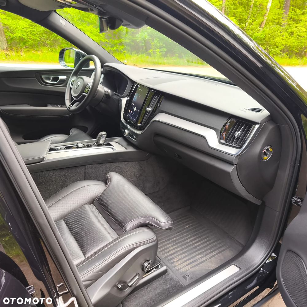Volvo XC 60 B5 B AWD R-Design - 6