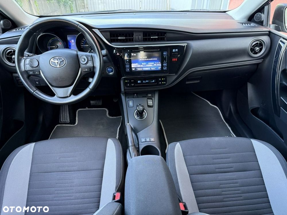 Toyota Auris - 16