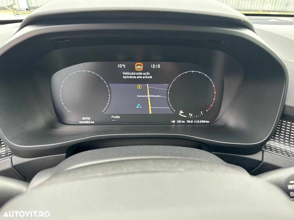 Volvo XC 40 B4 AT8 AWD Mild Hybrid Momentum Pro - 14