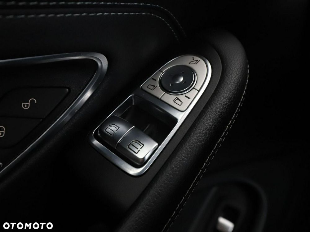 Mercedes-Benz Klasa C 200 9G-TRONIC AMG Line - 36