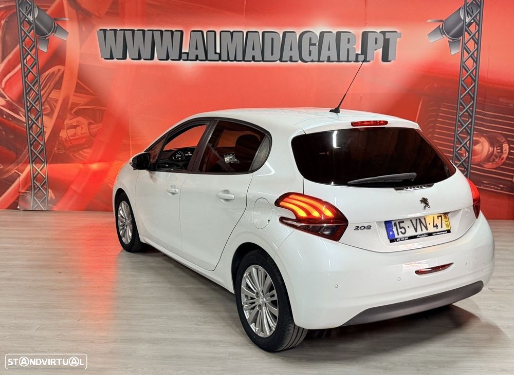 Peugeot 208 1.2 PureTech Signature - 3