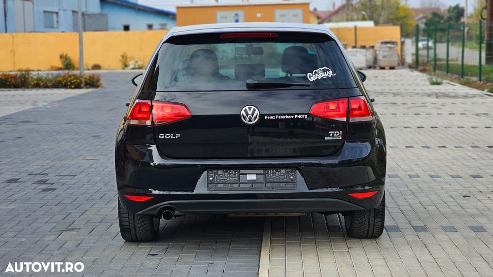 Volkswagen Golf - 12