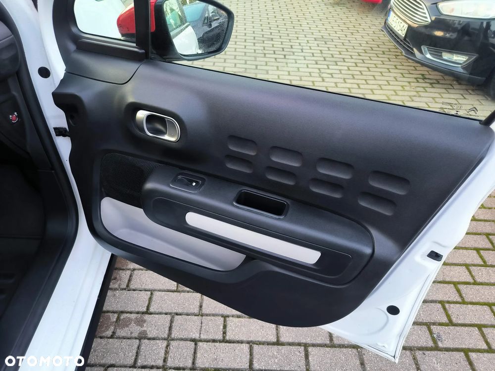 Citroën C3 1.2 PureTech Shine - 17