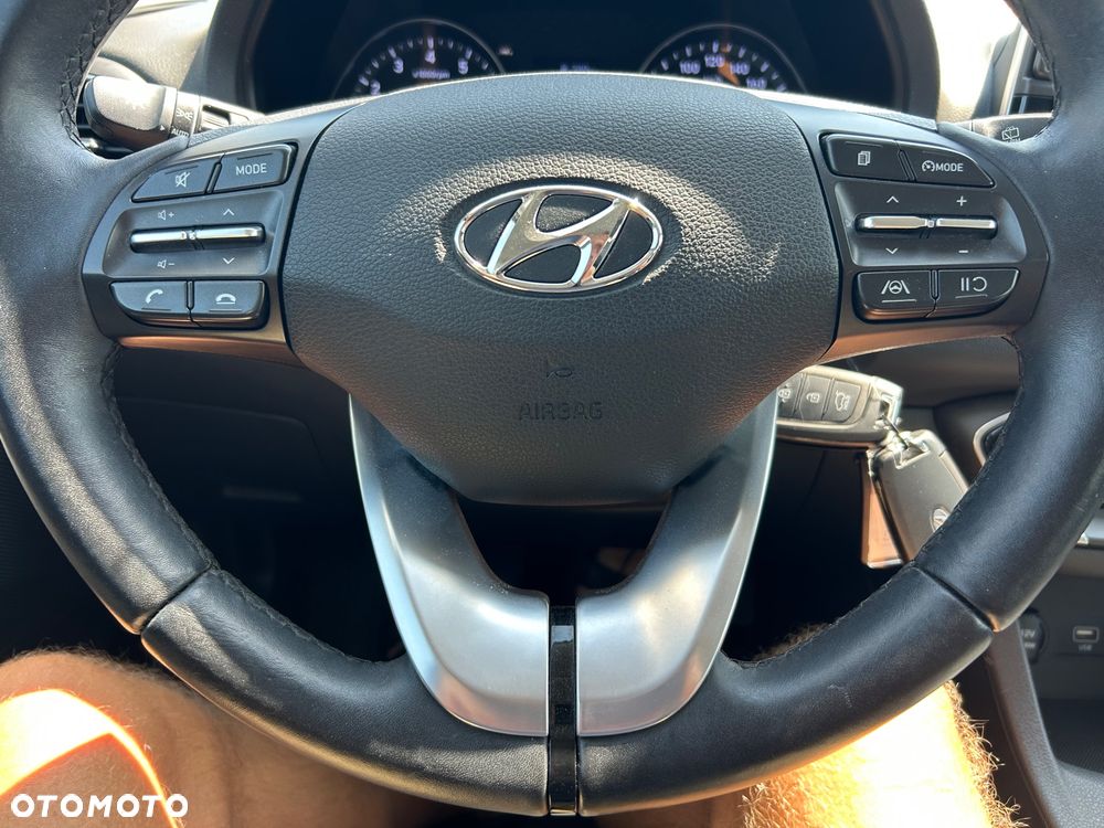 Hyundai i30 1.5 DPI Classic + - 10