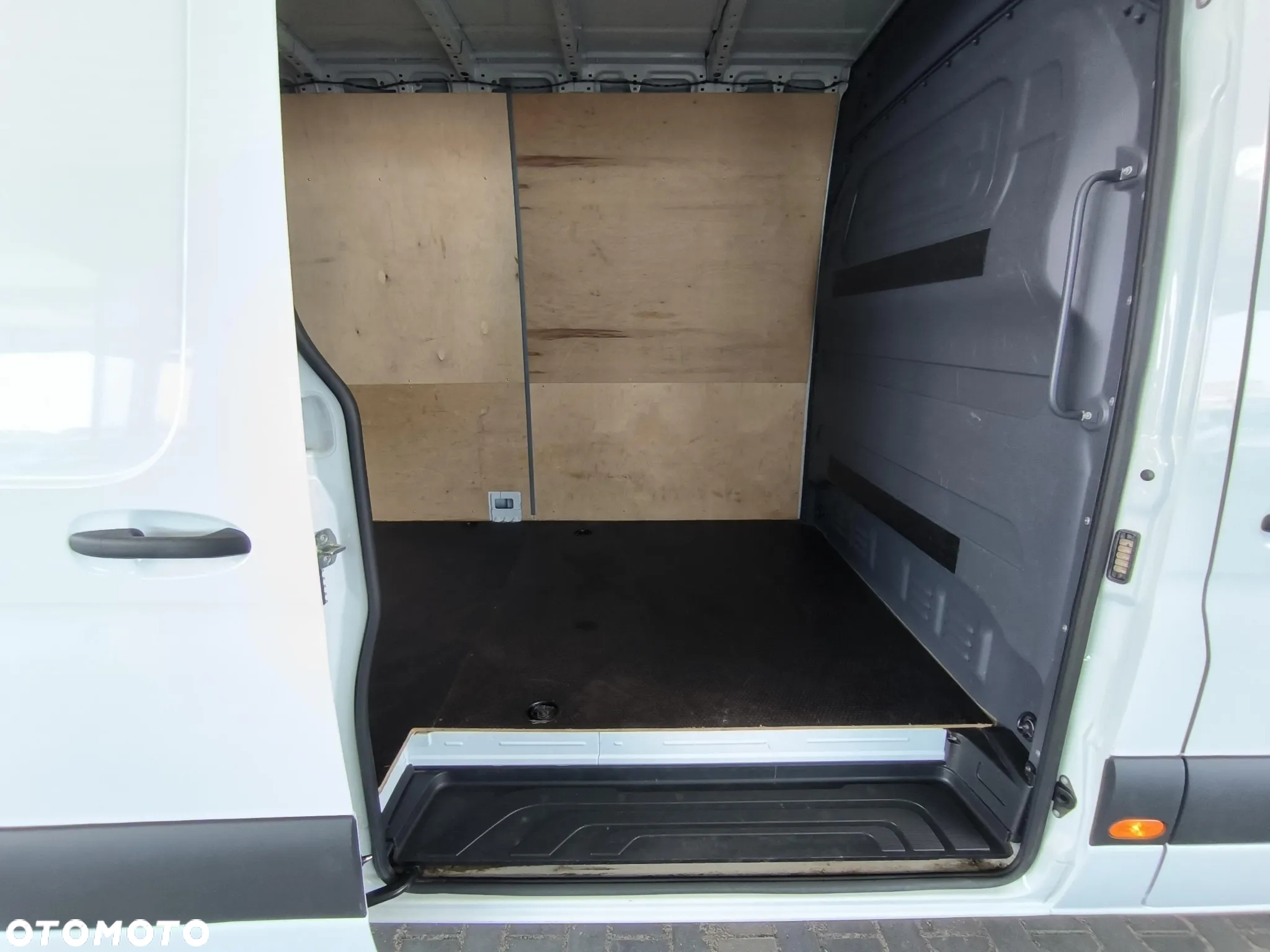 Mercedes-Benz Sprinter - 18