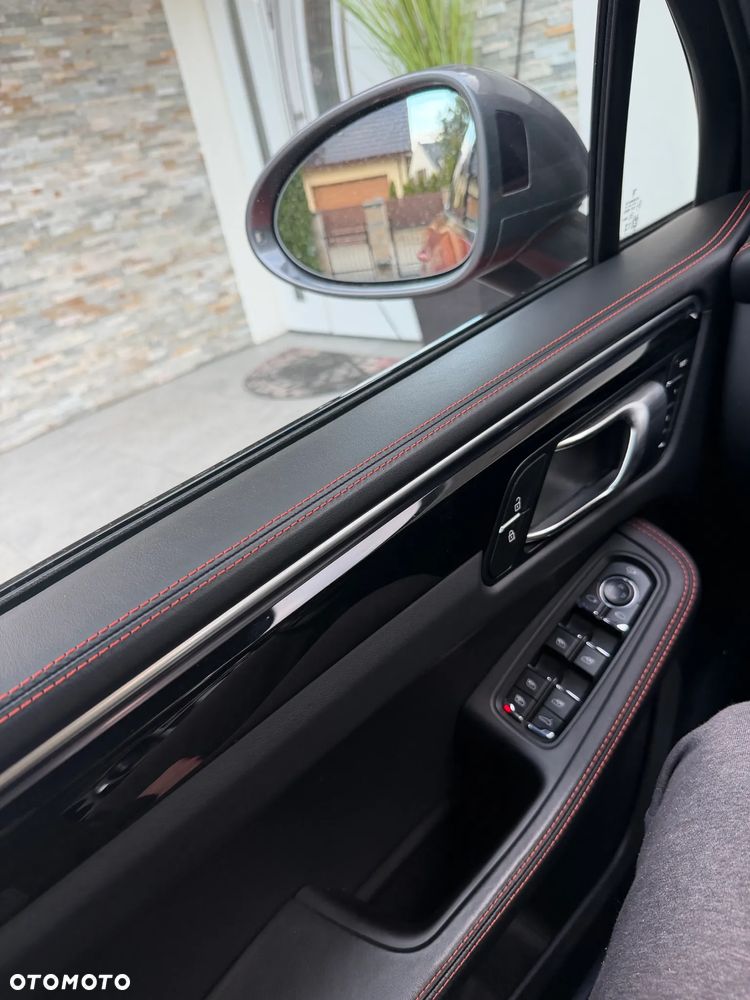 Porsche Macan T - 15