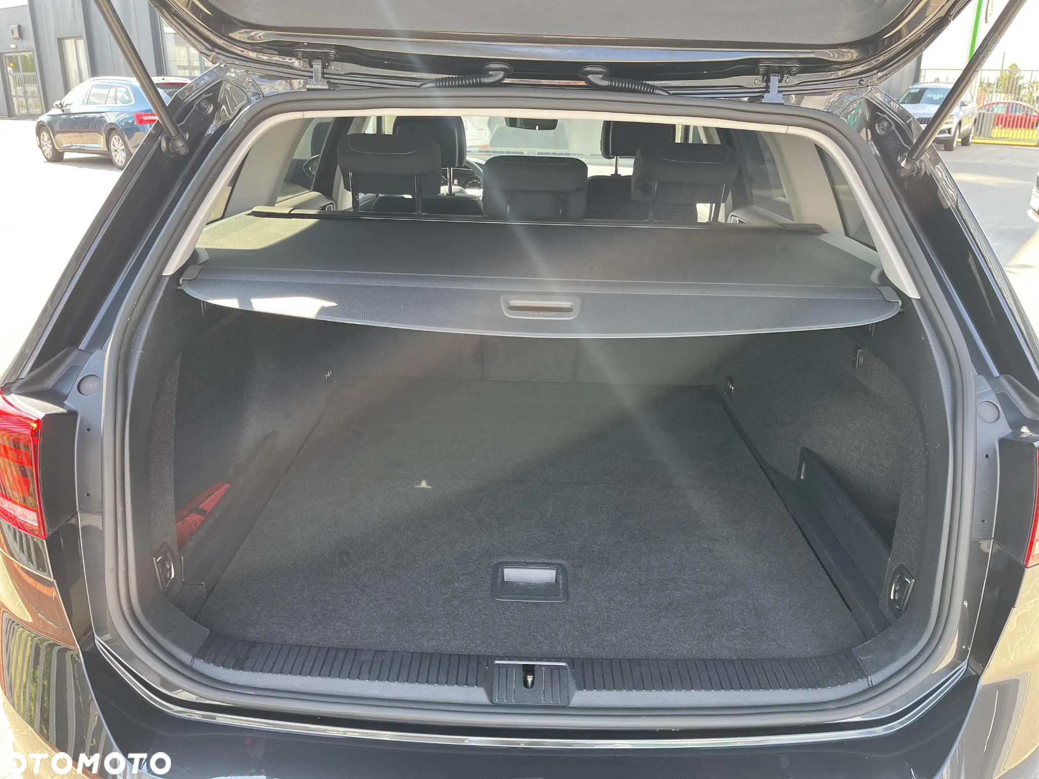 Volkswagen Passat 2.0 TDI EVO Business DSG - 17