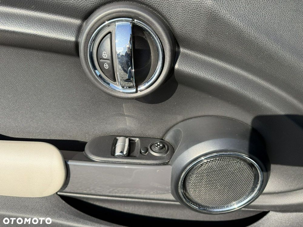 MINI Cooper Standard - 22