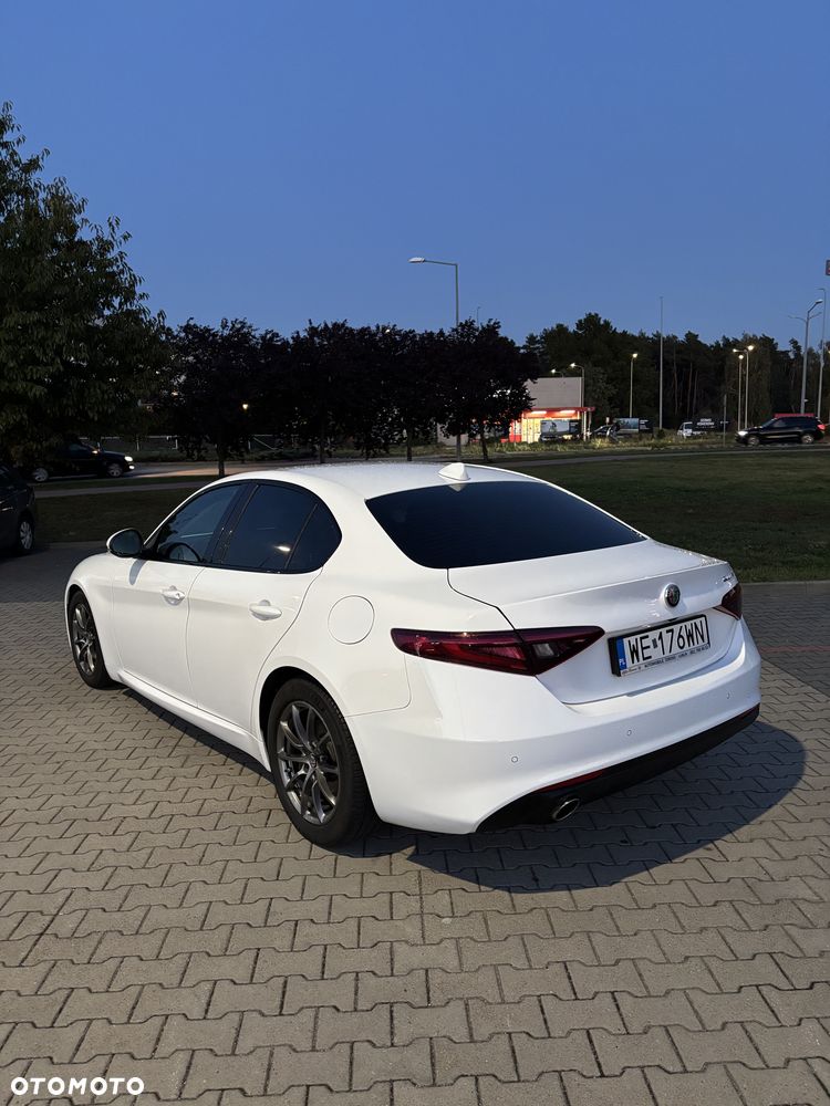 Alfa Romeo Giulia 2016 photo 2