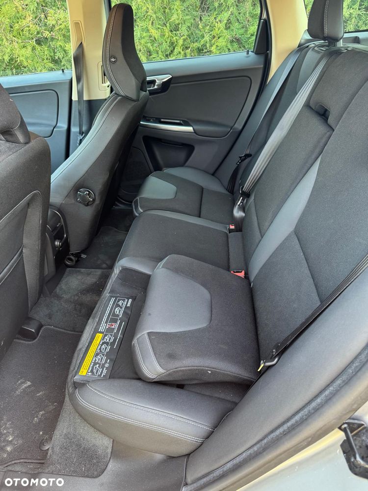 Volvo XC 60 T5 Powershift Momentum - 12
