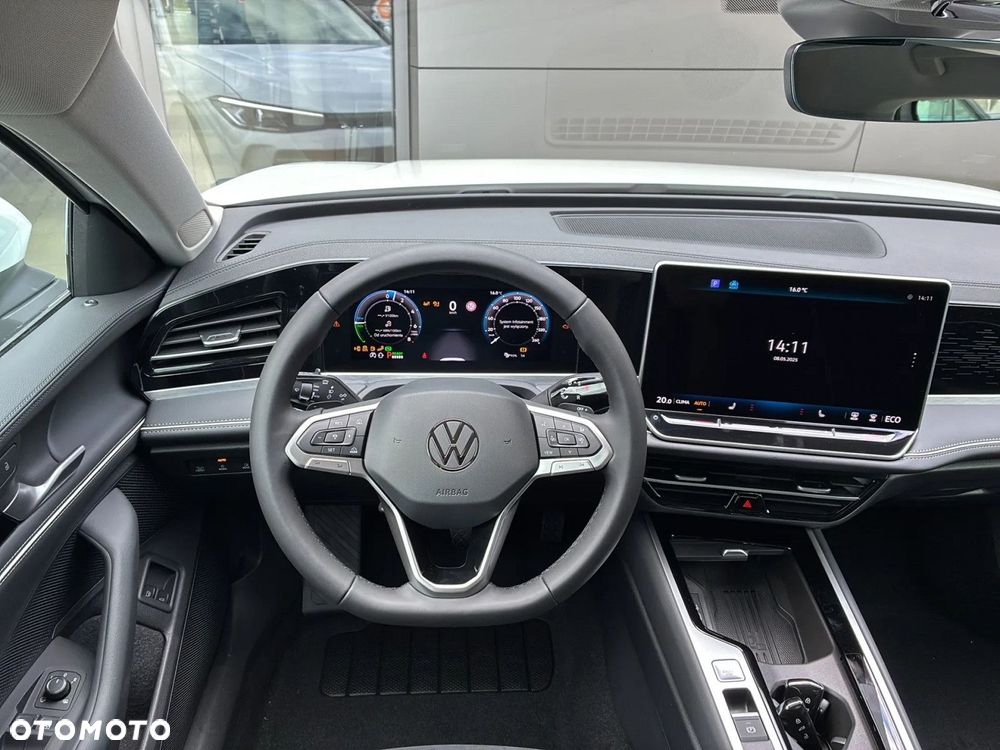 Volkswagen Passat - 13