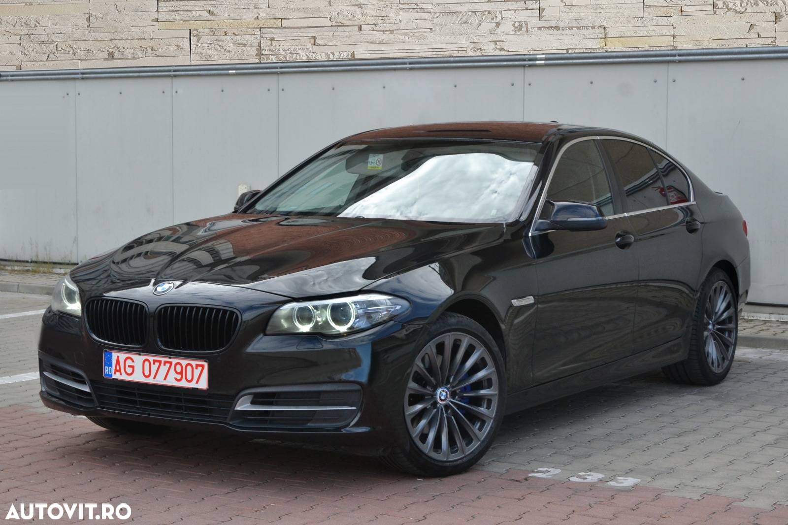 BMW Seria 5 520d xDrive - 2