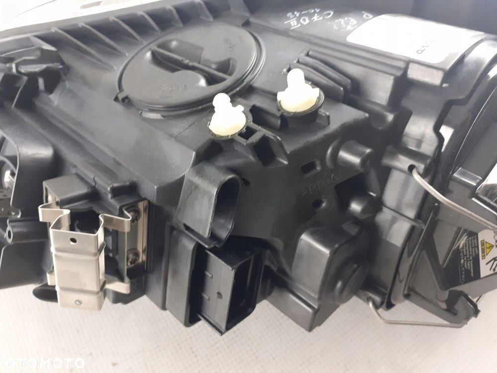 Lampa prawa Volvo C70 II ksenon 10-13 r. 32206149 - 5