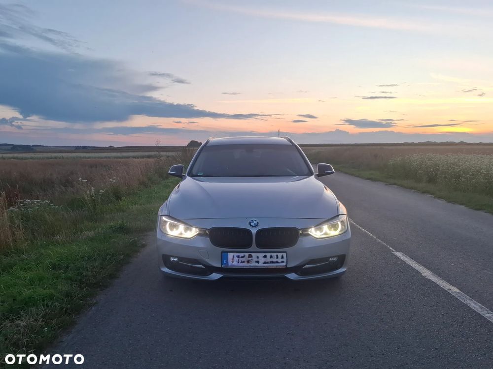 BMW Seria 3 320d Sport Line - 3