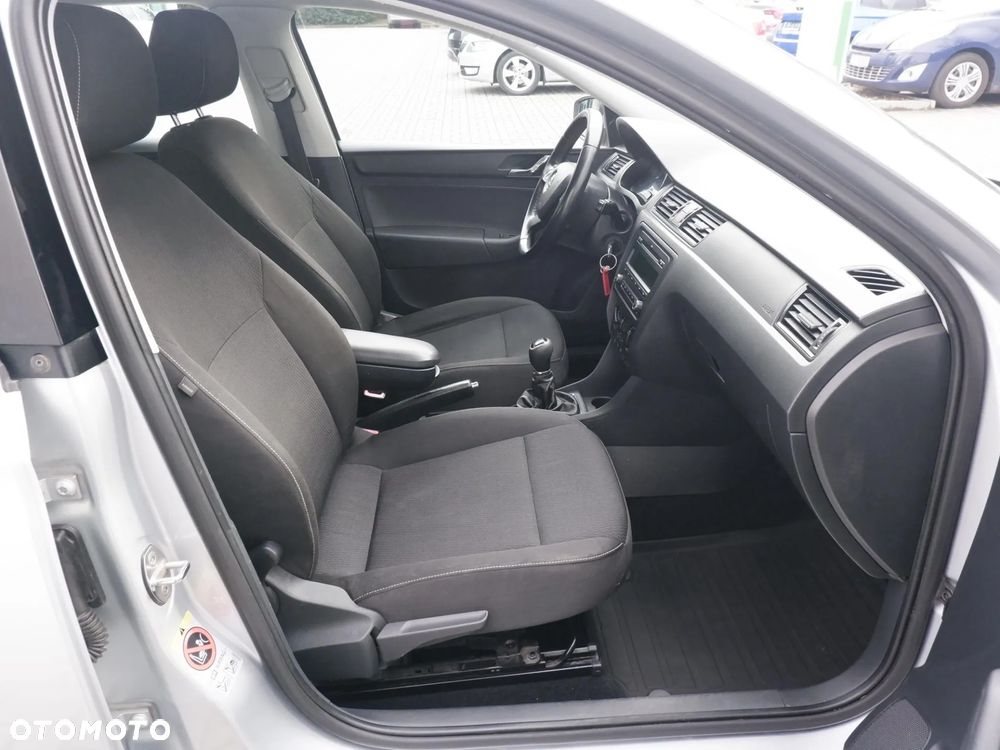 Skoda RAPID 1.2 TSI Ambition - 17