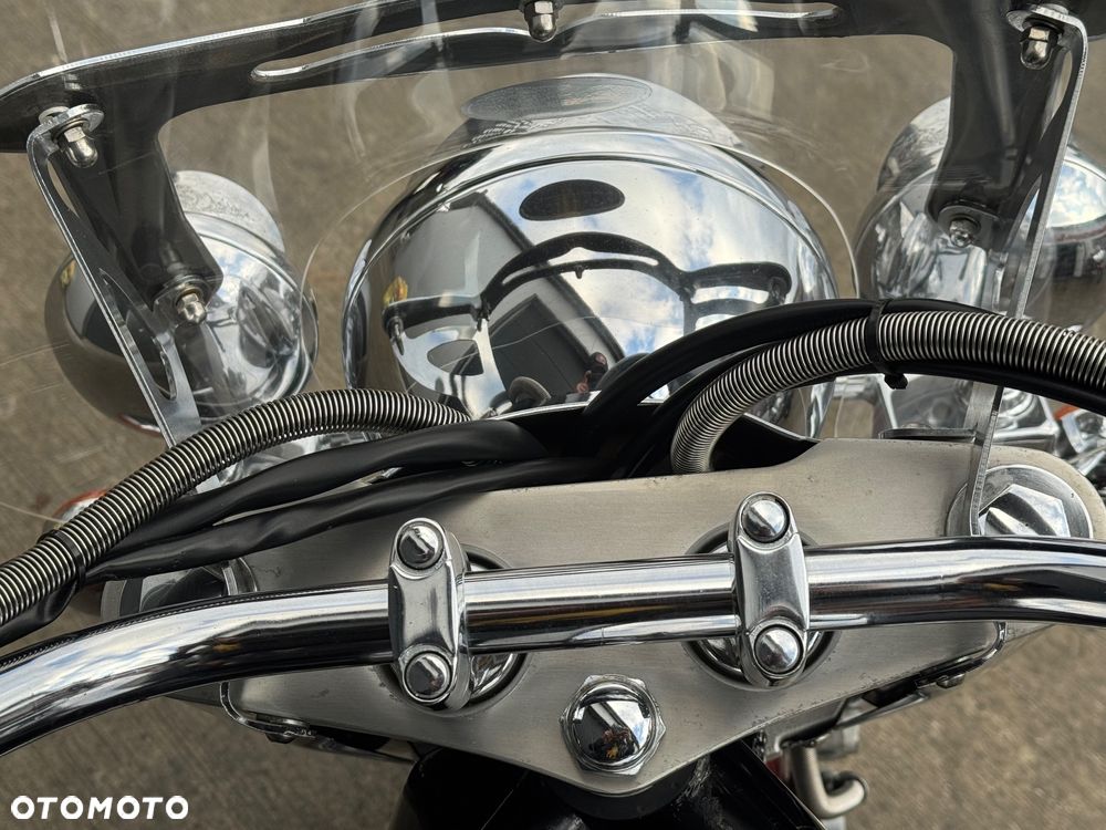 Suzuki Intruder - 18