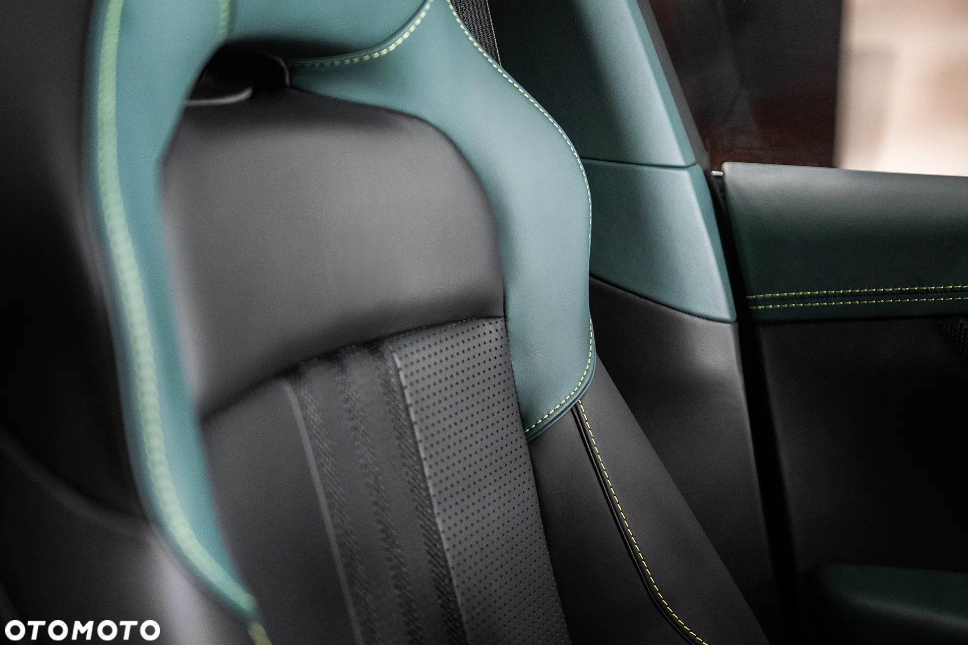 Aston Martin DBX707 - 12