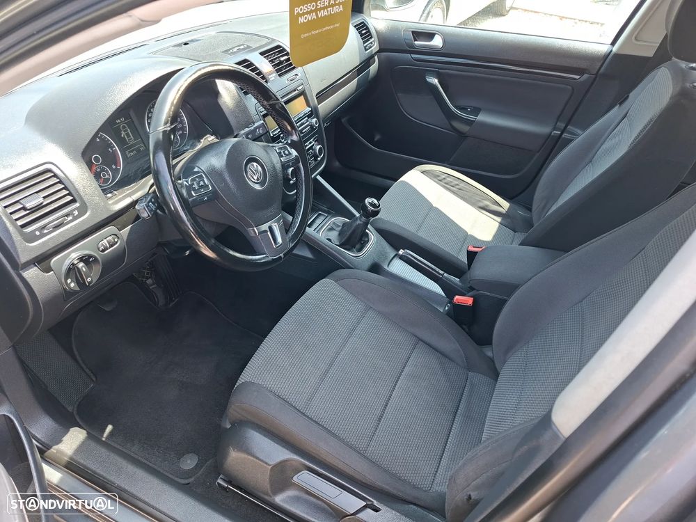VW Jetta 1.6 TDi Confortline - 6