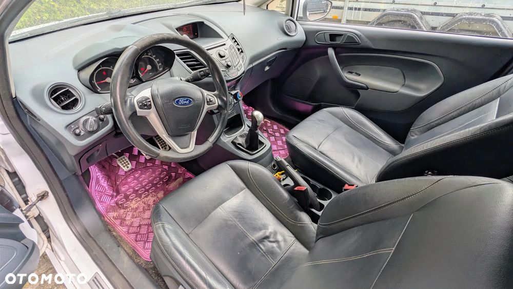 Ford Fiesta 1.4 TDCI Futura - 7