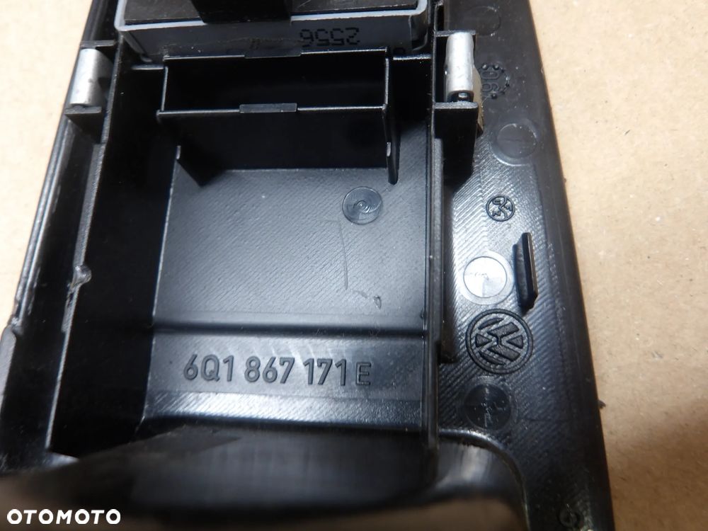 VW POLO IV 9N 3D 1.4B PRZEŁĄCZNIK SZYB LEWY PRZÓD 6Q1867171E - 4