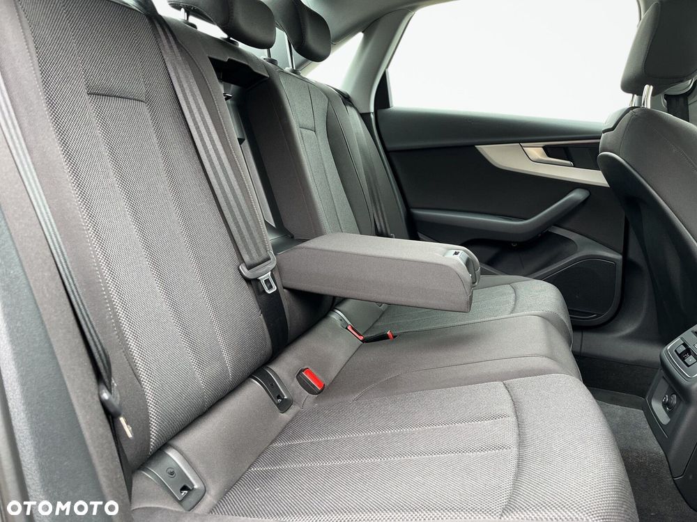 Audi A4 Limousine - 20