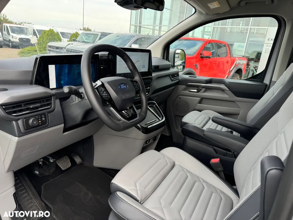 Ford Tourneo Custom Bus 320L 2.0 EcoBlue 170 CP 8AT L2H1 AWD Titanium X - 17