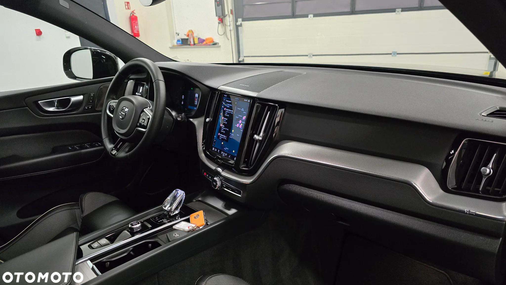 Volvo XC 60 B4 D AWD Plus Dark - 21
