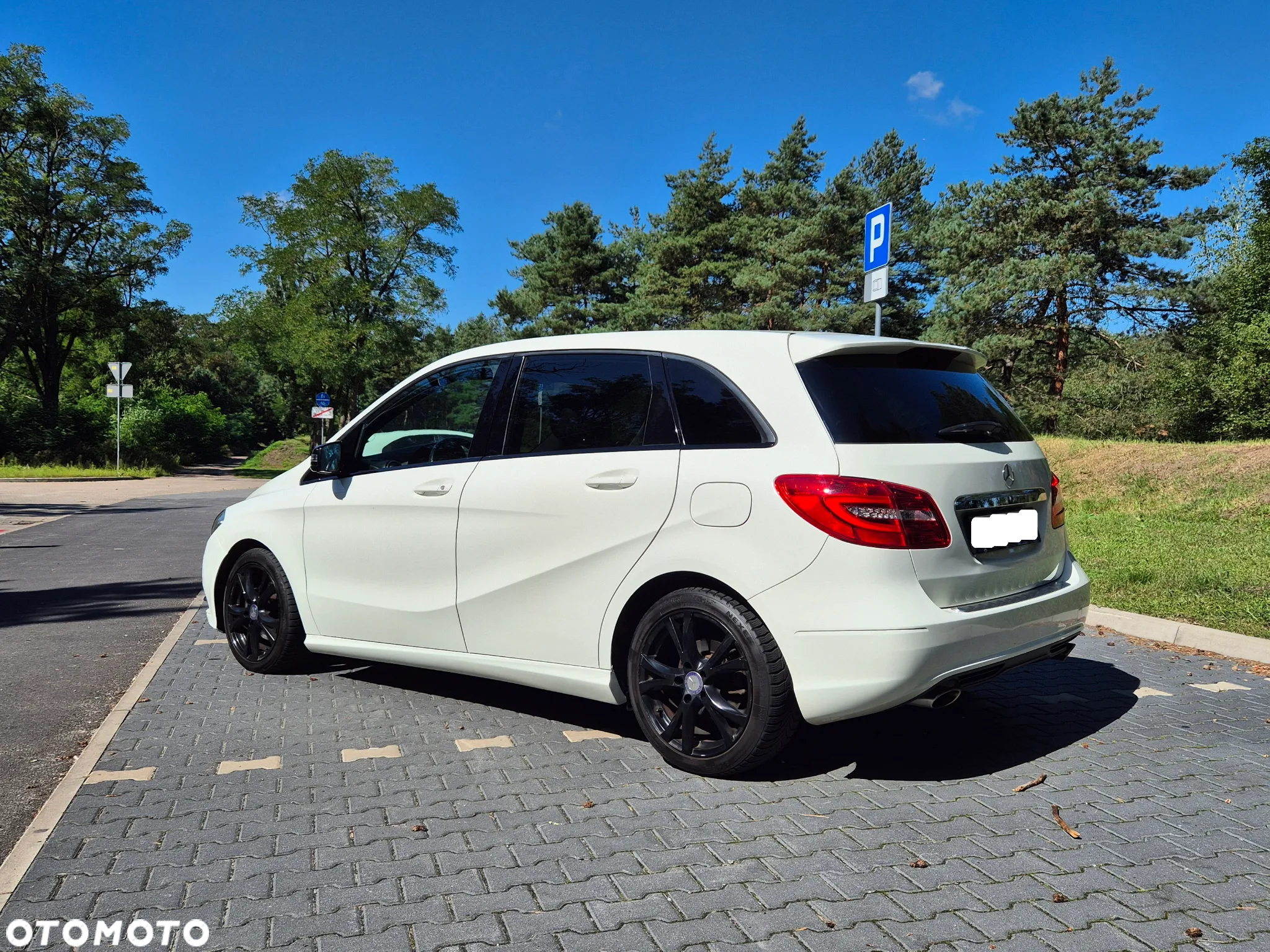 Mercedes-Benz Klasa B 200 Edition - 12