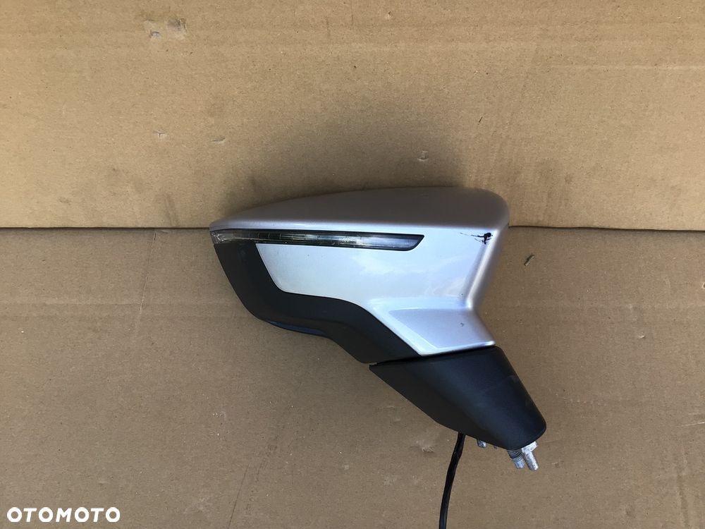 Lusterko prawe Seat Ibiza 6F0 8pin - 2