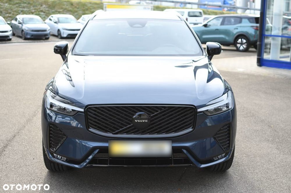 Volvo XC 60 B5 B AWD Plus Black Edition - 4