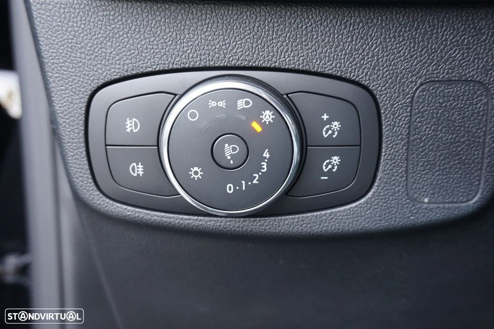 Ford Focus 1.5 TDCi ECOBlue Connected Aut. - 32