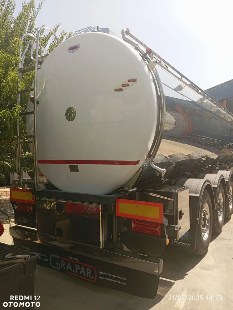 Grapar Do odbioru: 2 szt / Cysterna Spoż. / ATP / 32.500 / 3kom - 2