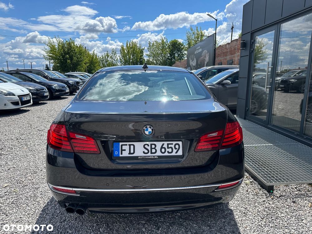 BMW Seria 5 520i Luxury Line - 11