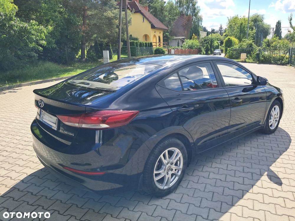 Hyundai Elantra 1.6 Classic Plus - 15