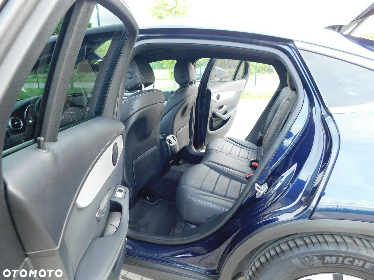 Mercedes-Benz GLC - 12