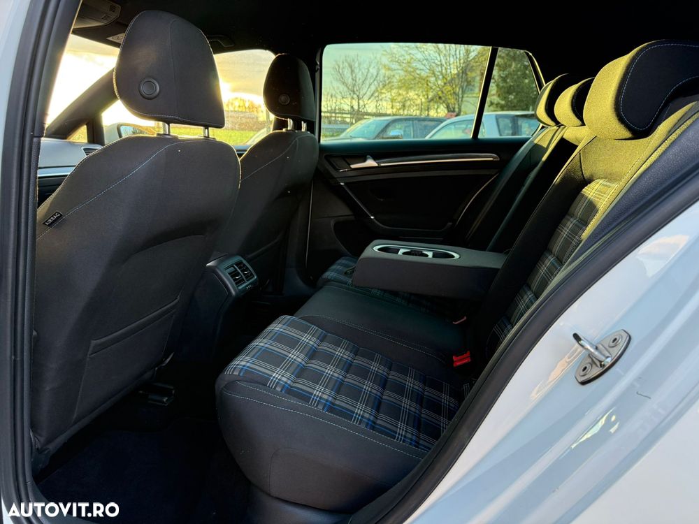 Volkswagen Golf 1.4 GTE Plug-In-Hybrid DSG - 8