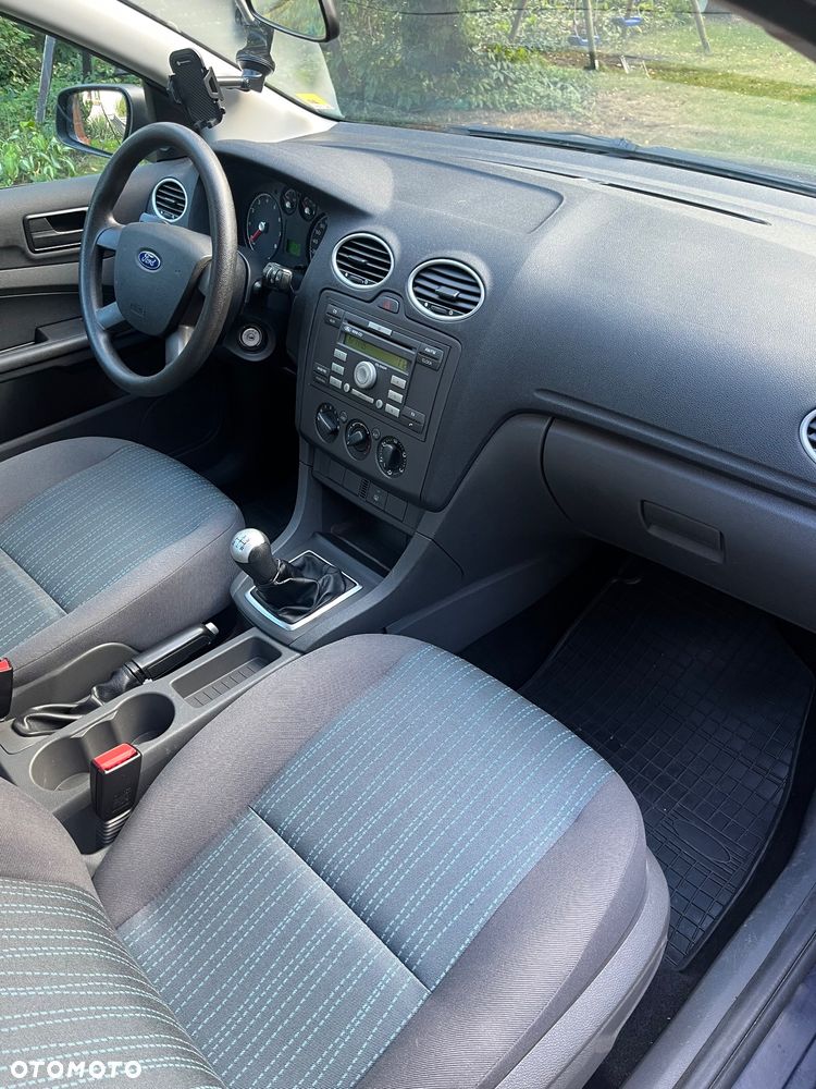 Ford Focus 1.4 Ambiente - 12
